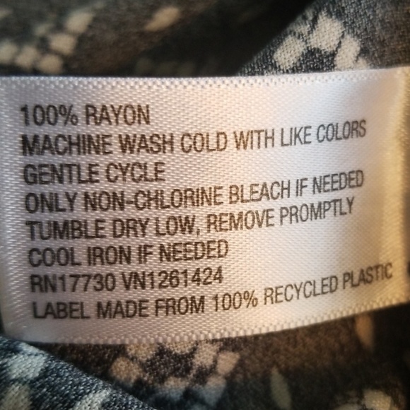 Universal Thread Top - Picture 7 of 7